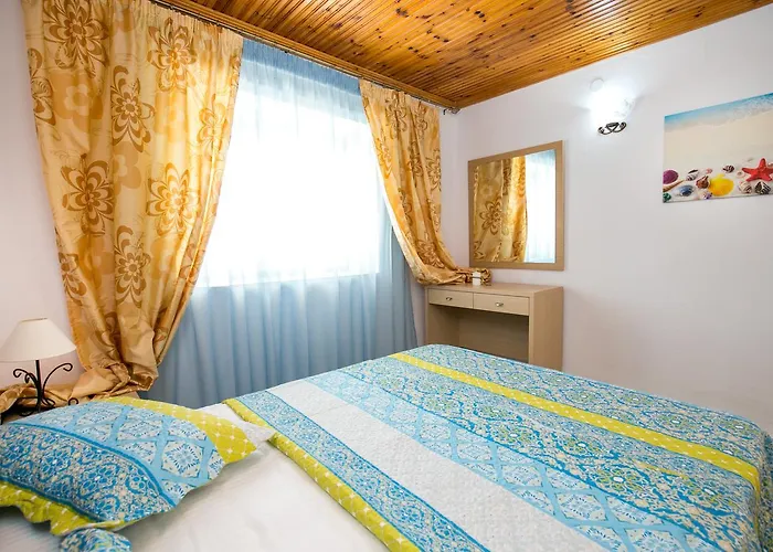 Elpis 1 利迈纳里亚